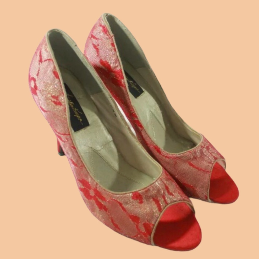 Jonathan Kayne Red Lace Detailed Heels Size 9M